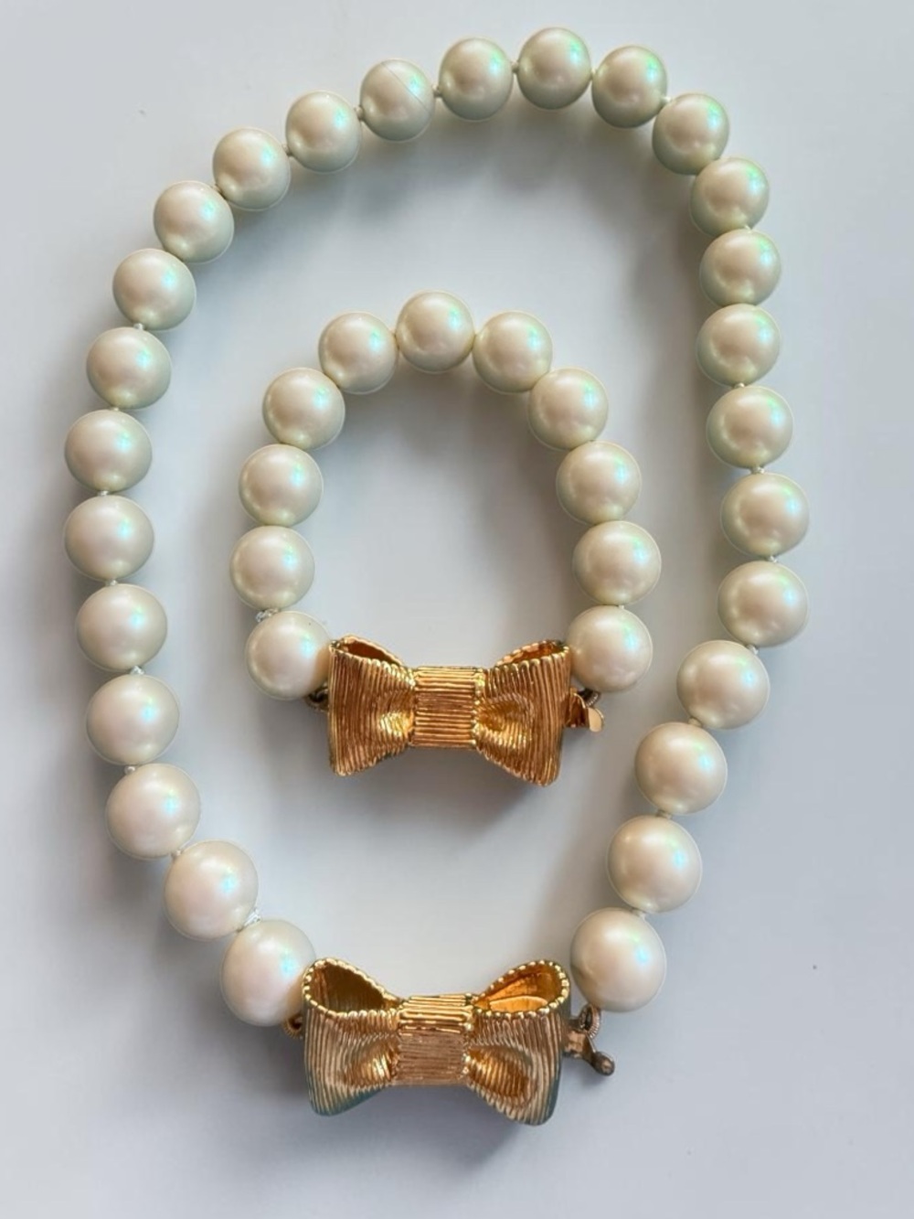 Kate Spade Pearl Bead Necklace and Bracelet Set with Gold Bow Clasp - Picture 2 of 6